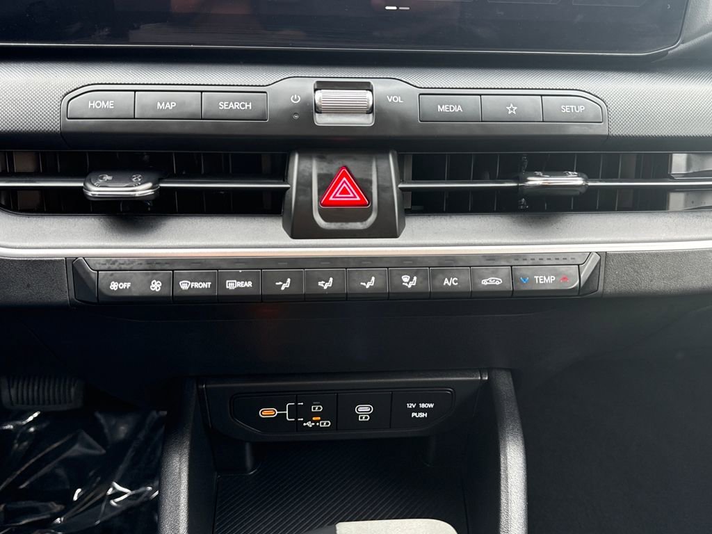 Used 2025 Kia K4 LXS image 22