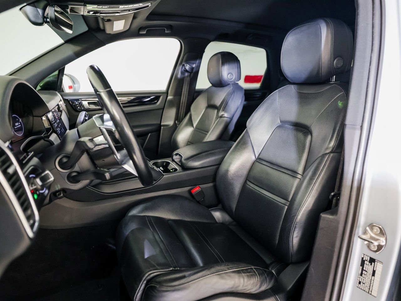 Certified 2020 Porsche Cayenne image 5