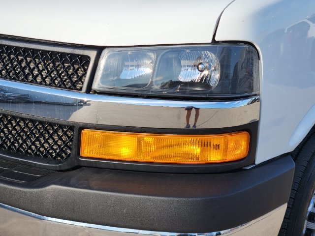 Used 2025 Chevrolet Express 3500 LT w/ LT Preferred Equipment Group RWD image 16