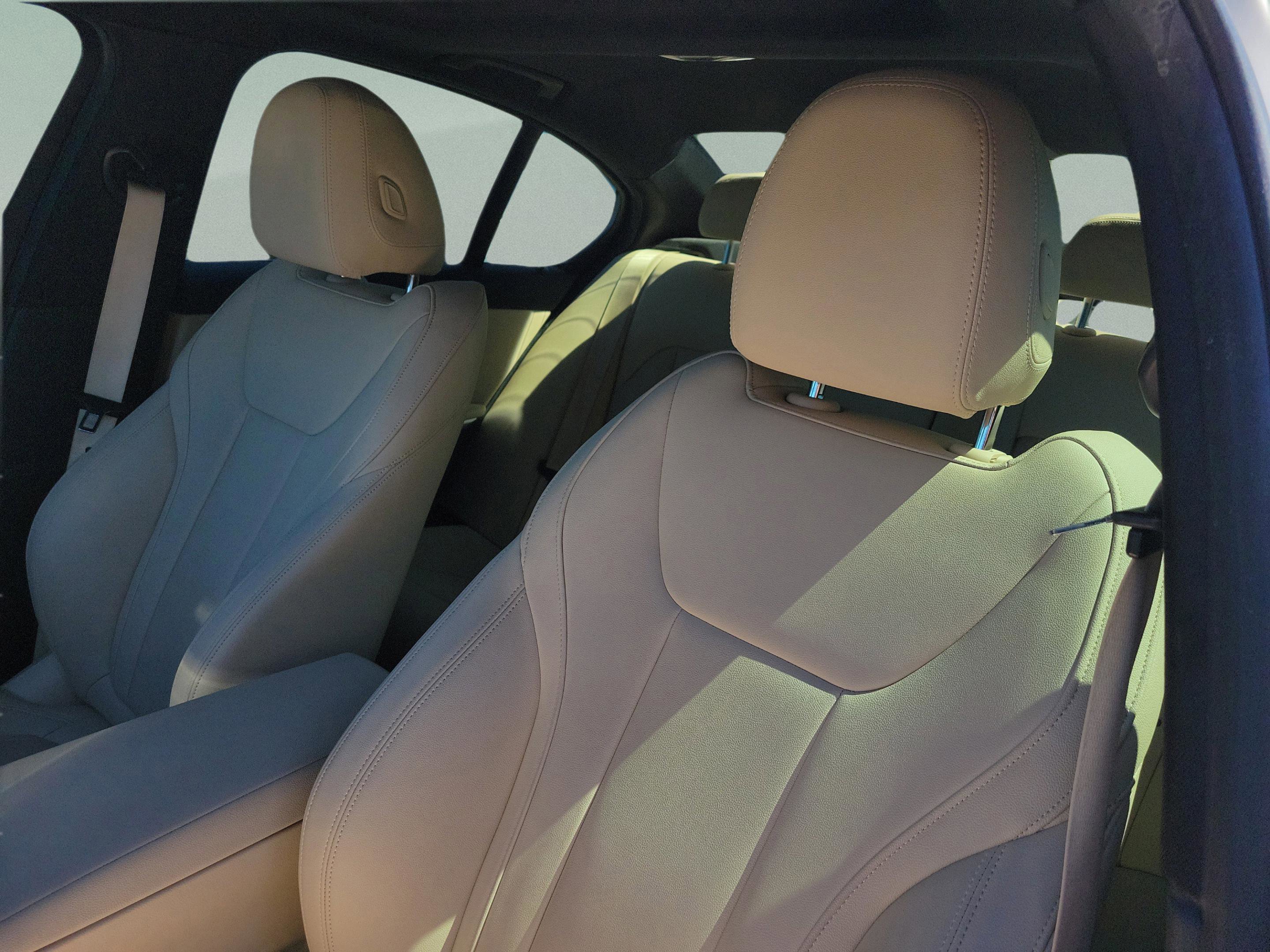 Used 2020 BMW 330i Sedan w/ Convenience Package image 20