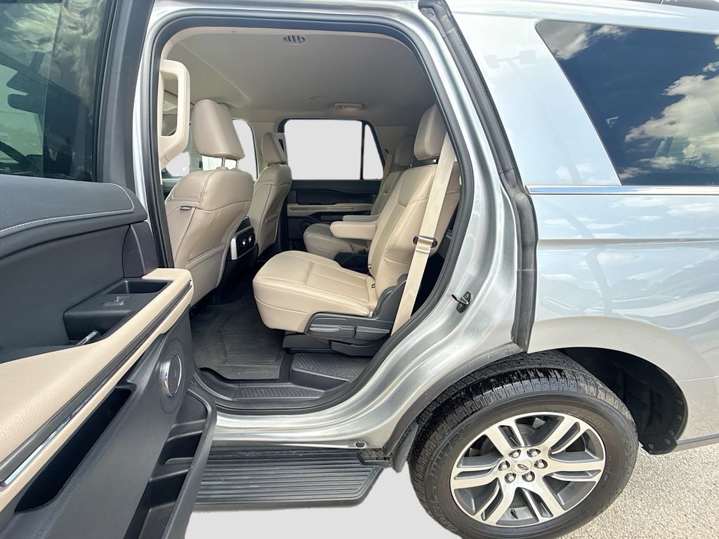 Used 2024 Ford Expedition XLT RWD image 24