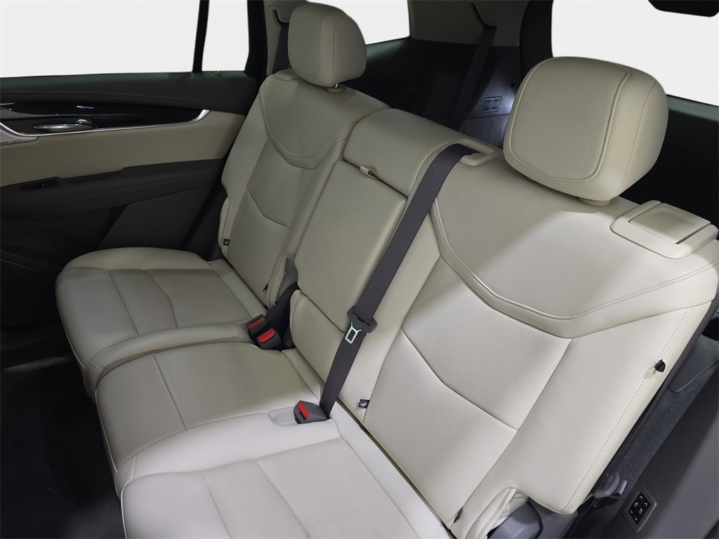 Used 2024 Cadillac XT6 Premium Luxury image 17