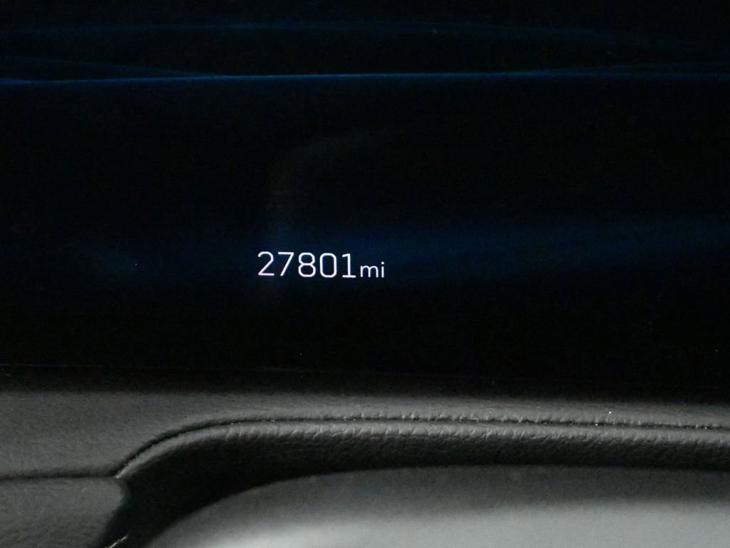 Used 2025 Cadillac XT4 Premium Luxury image 37