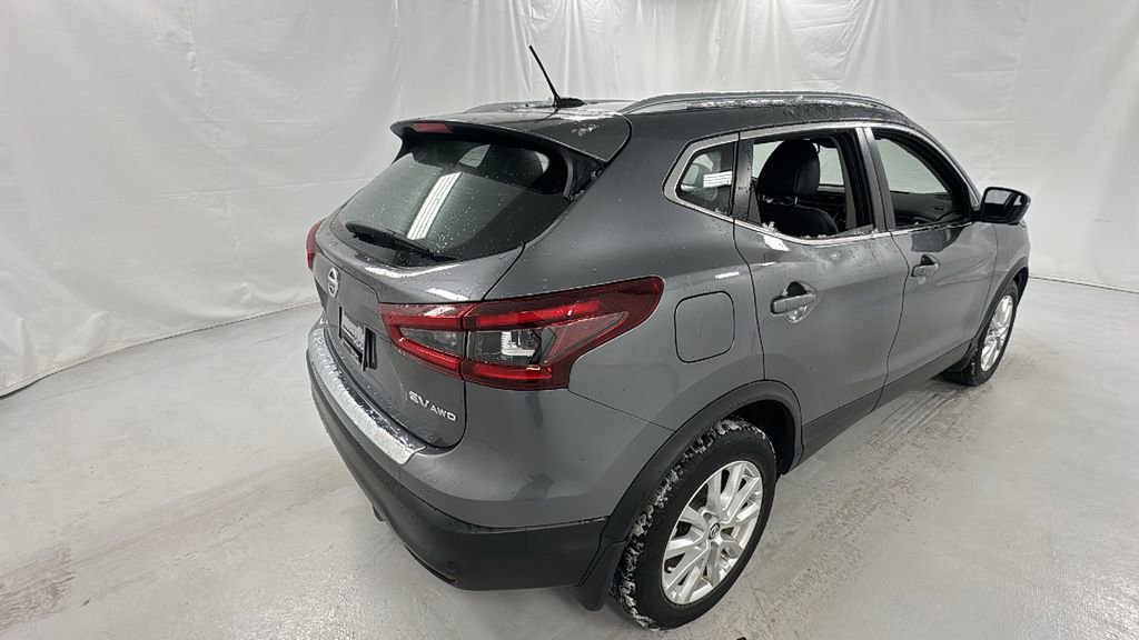 Used 2021 Nissan Rogue Sport SV w/ Technology Package image 3