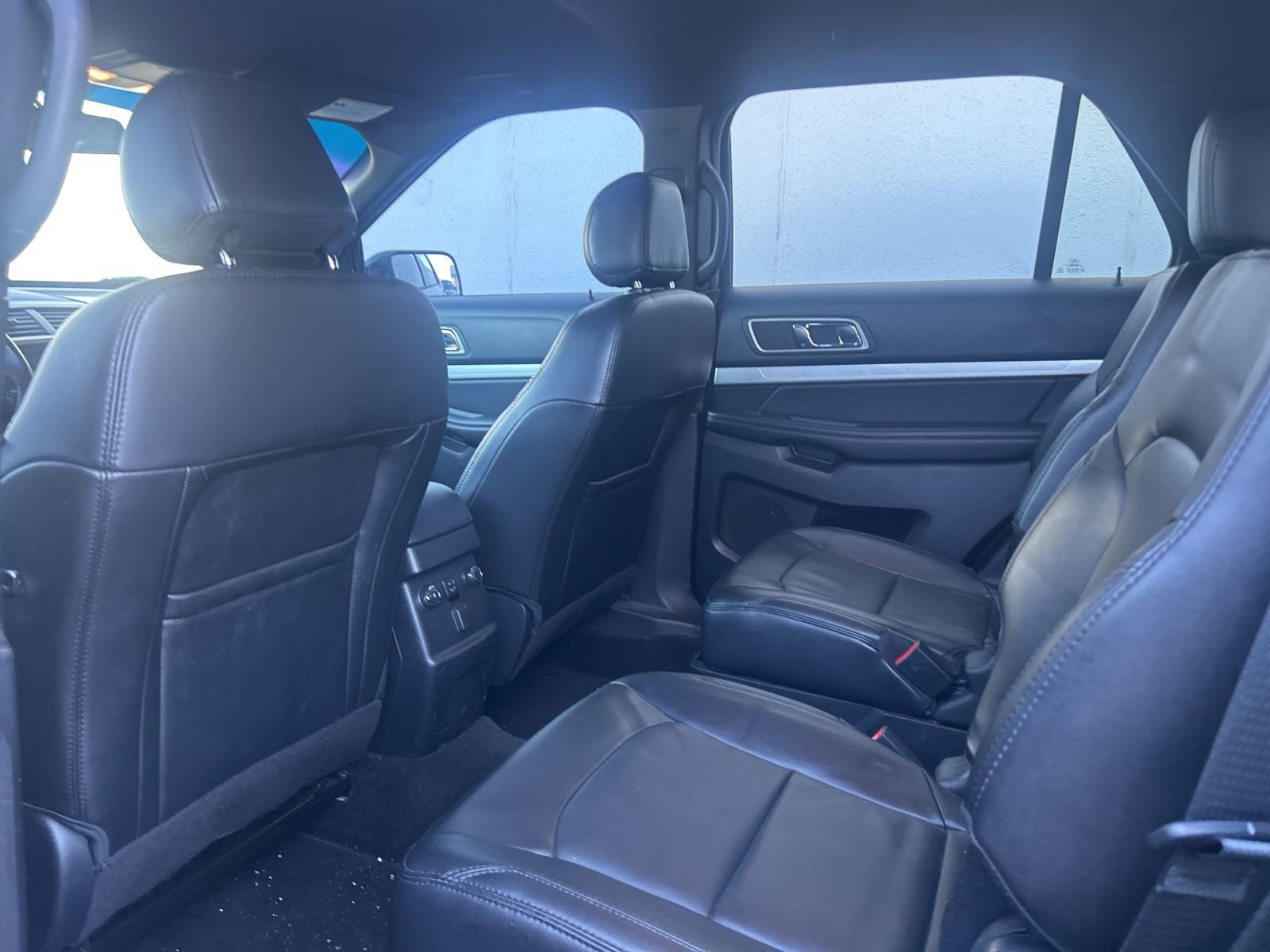 Used 2017 Ford Explorer XLT w/ Equipment Group 202A image 29