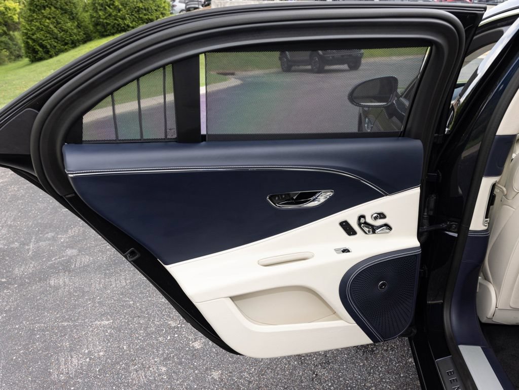 Used 2024 Bentley Flying Spur V8 AWD/4WD image 54