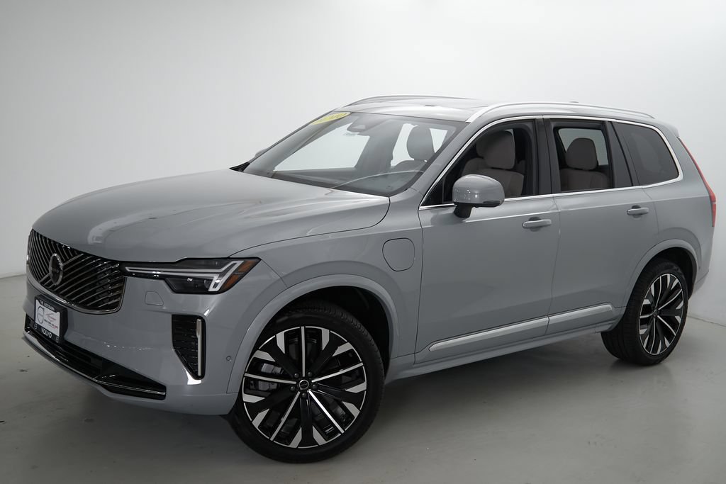 New 2026 Volvo XC90 T8 Plus w/ Protection Package Premier AWD/4WD image 3