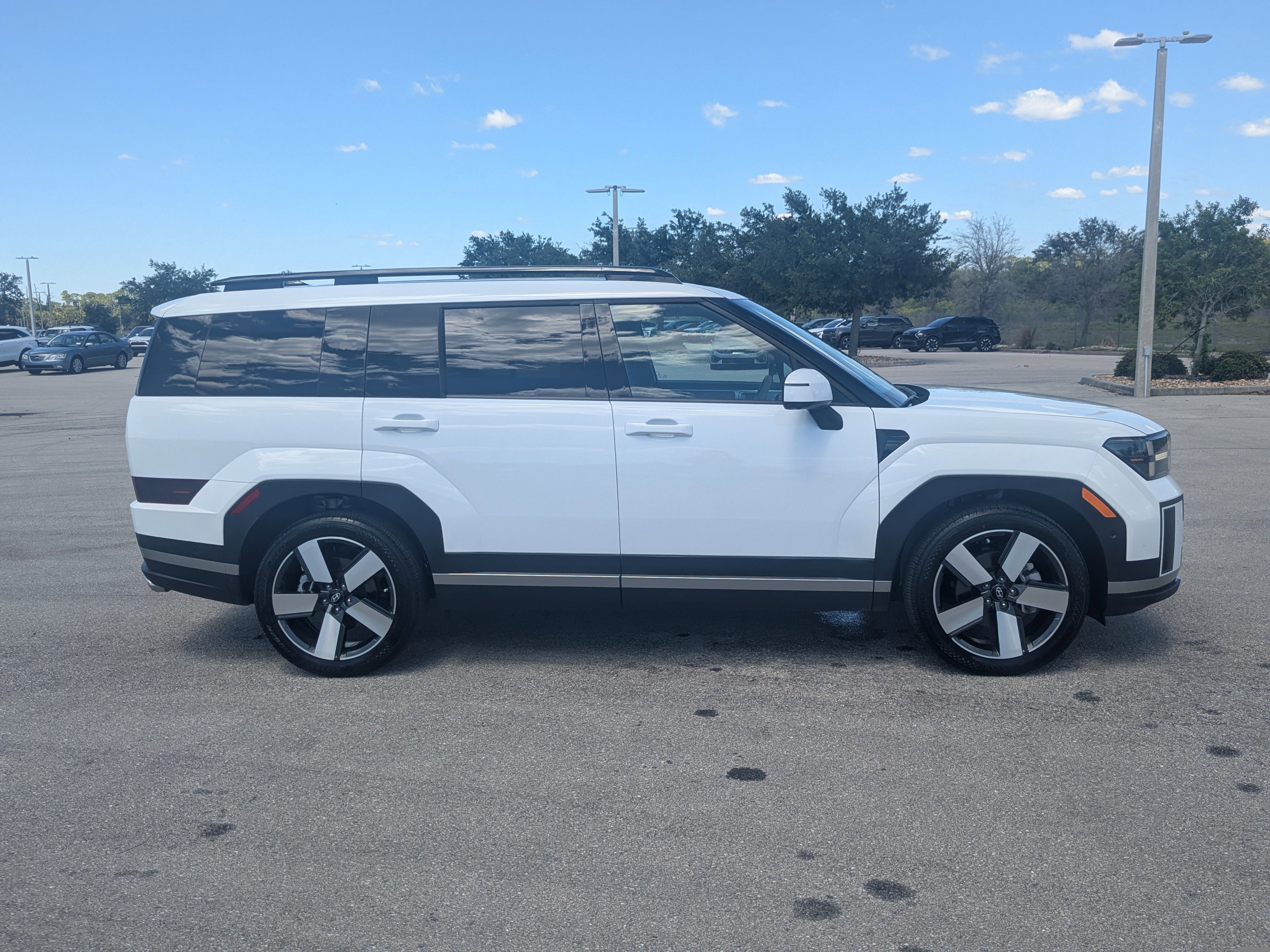 Used 2025 Hyundai Santa Fe Limited image 6