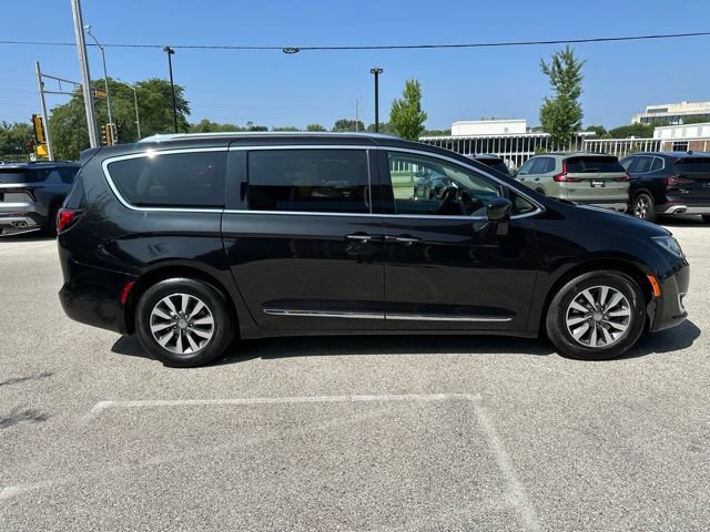 Used 2020 Chrysler Pacifica Touring-L Plus FWD image 6