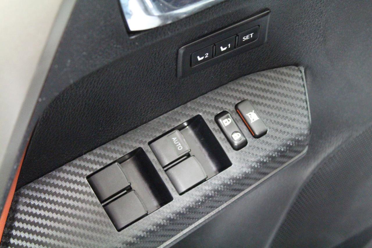 Used 2015 Toyota RAV4 Limited w/ Technology Package image 19