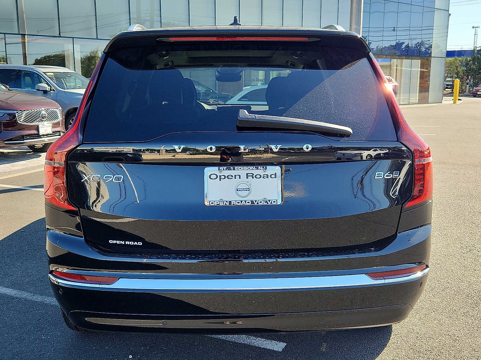Used 2026 Volvo XC90 B6 Ultra w/ Protection Package AWD/4WD image 5