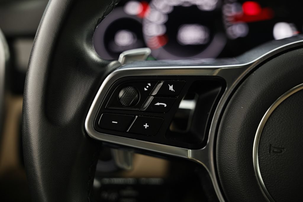Certified 2023 Porsche Cayenne Coupe AWD/4WD image 31