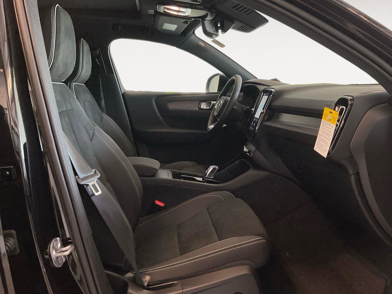 New 2026 Volvo EX40 Ultra AWD/4WD image 15