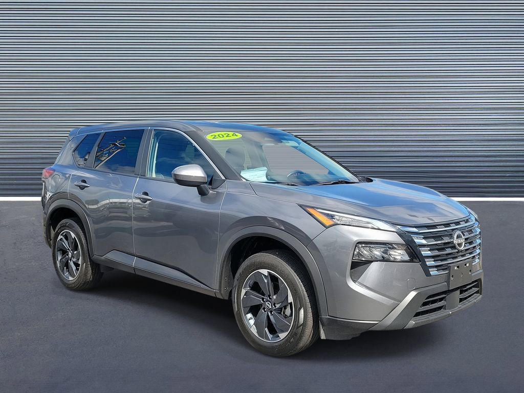 Used 2024 Nissan Rogue SV image 2