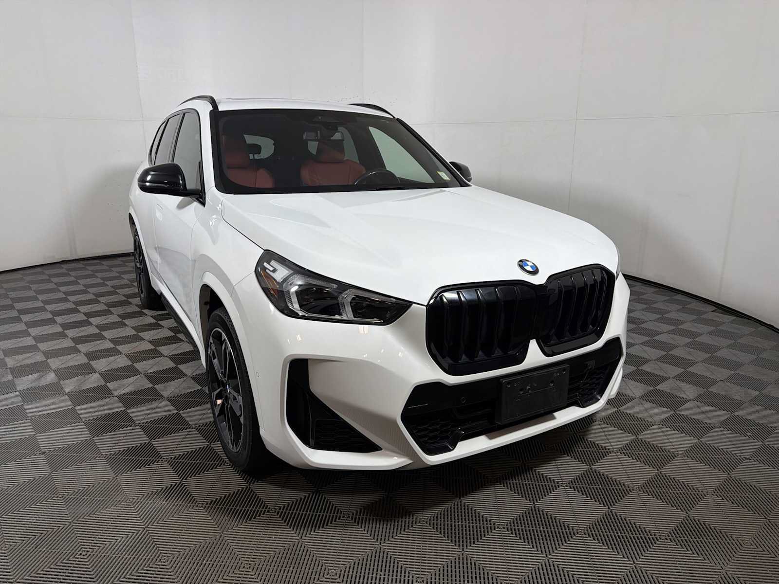 Certified 2023 BMW X1 xDrive28i w/ M Sport Package AWD/4WD image 2