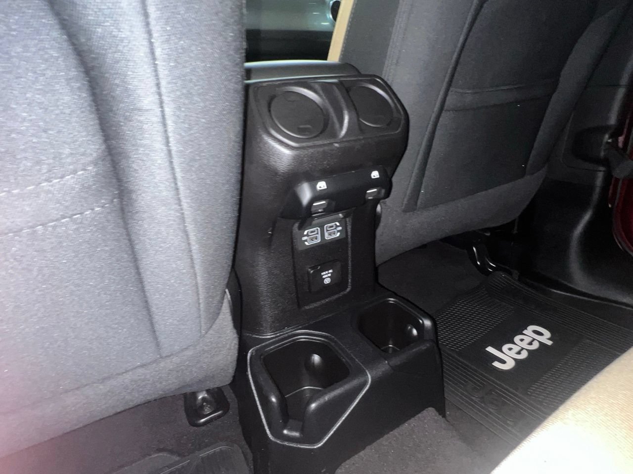 Used 2021 Jeep Gladiator Overland AWD/4WD image 21