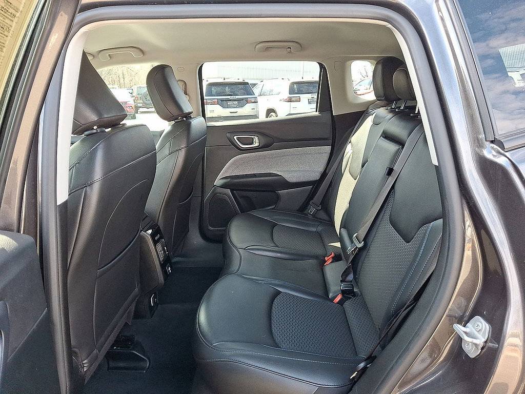 Certified 2022 Jeep Compass Latitude AWD/4WD image 19