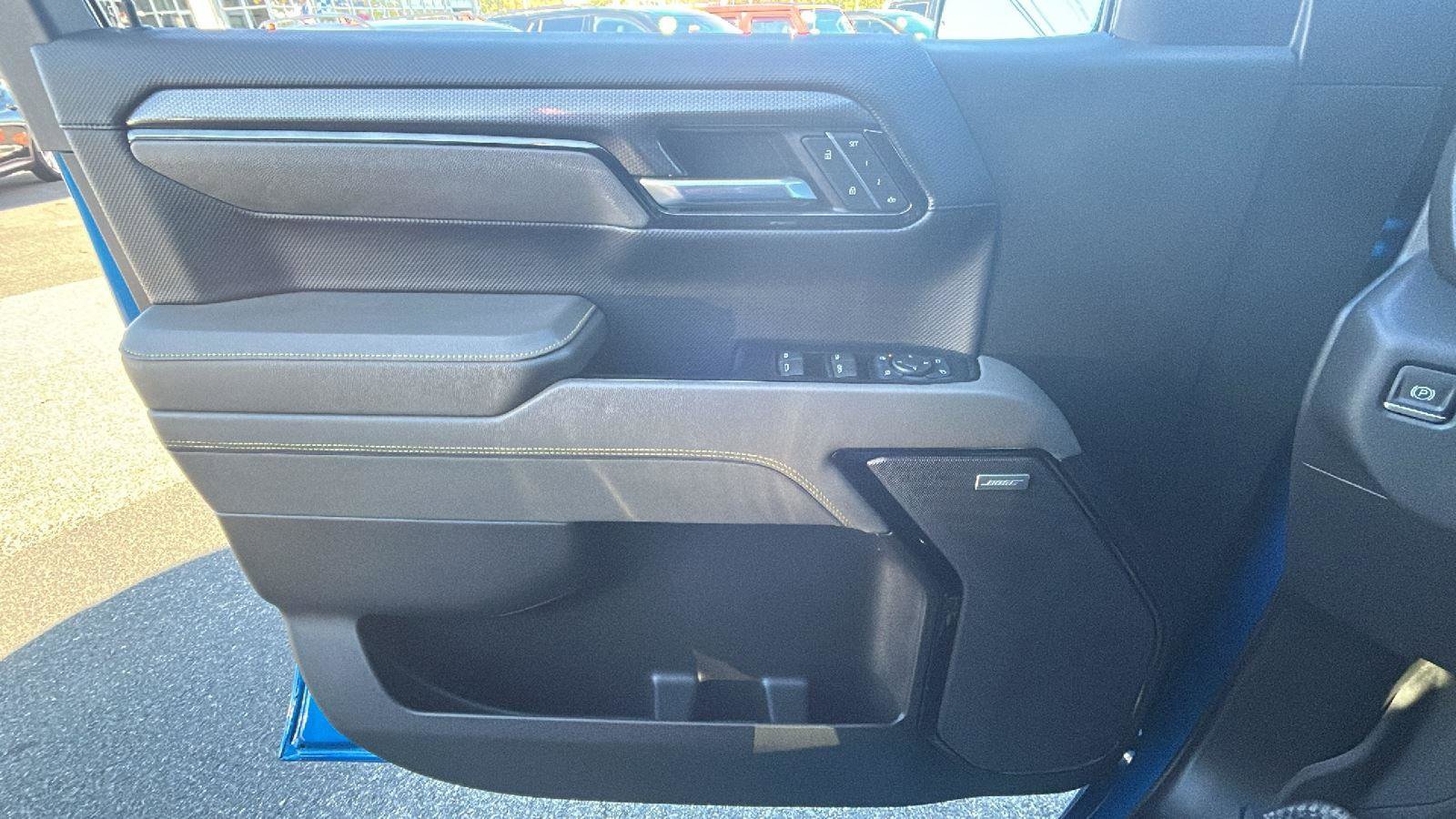 Used 2022 Chevrolet Silverado 1500 ZR2 w/ Technology Package image 13