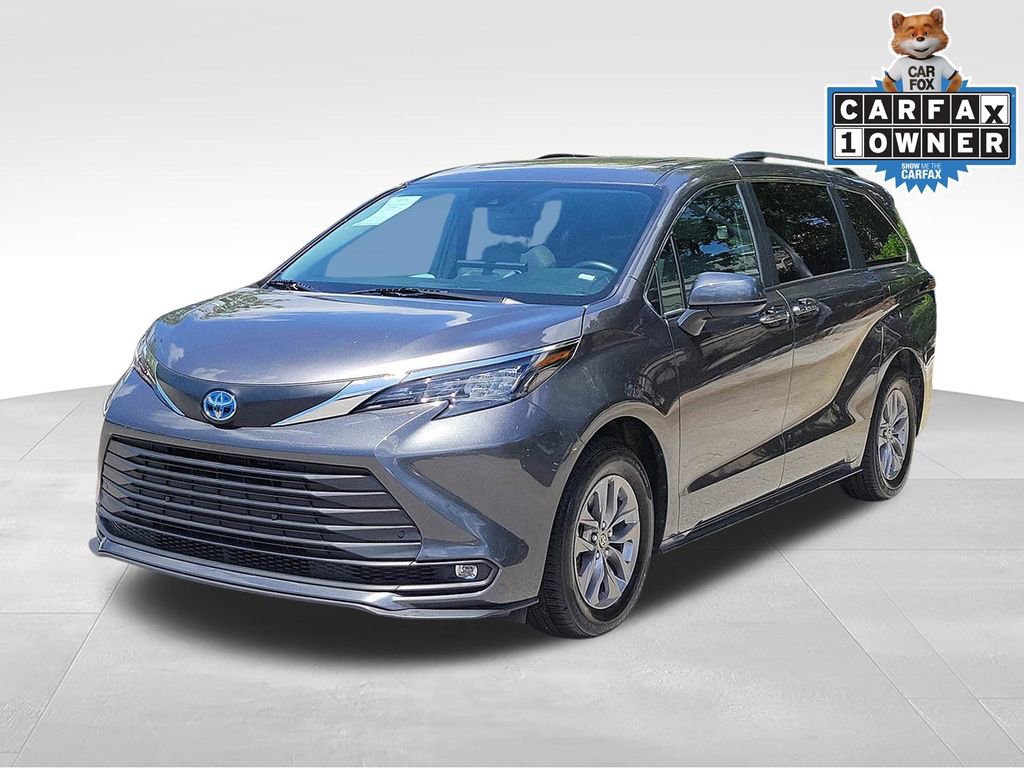 Used 2025 Toyota Sienna XLE