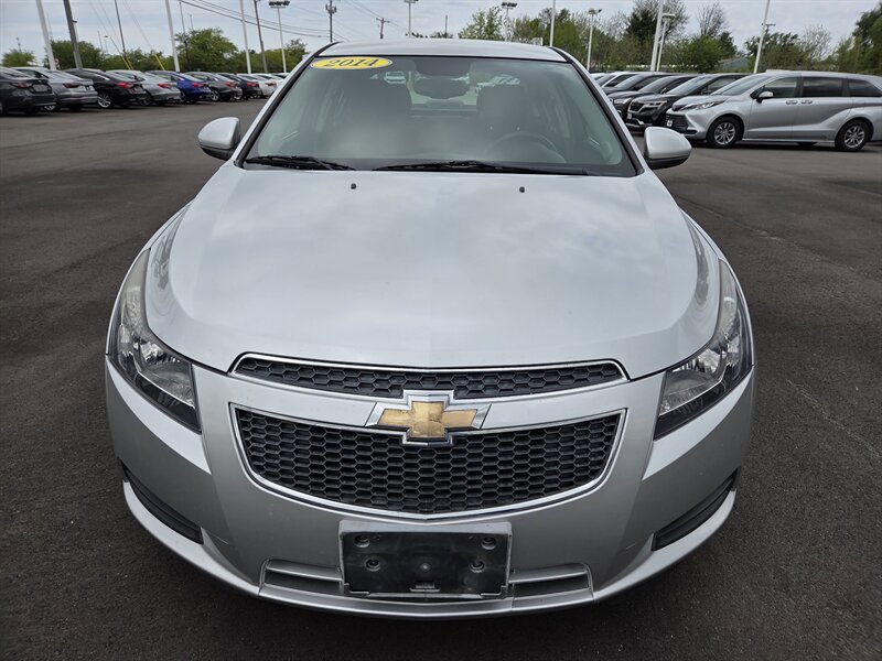 Used 2014 Chevrolet Cruze LT w/ Technology Package FWD image 8