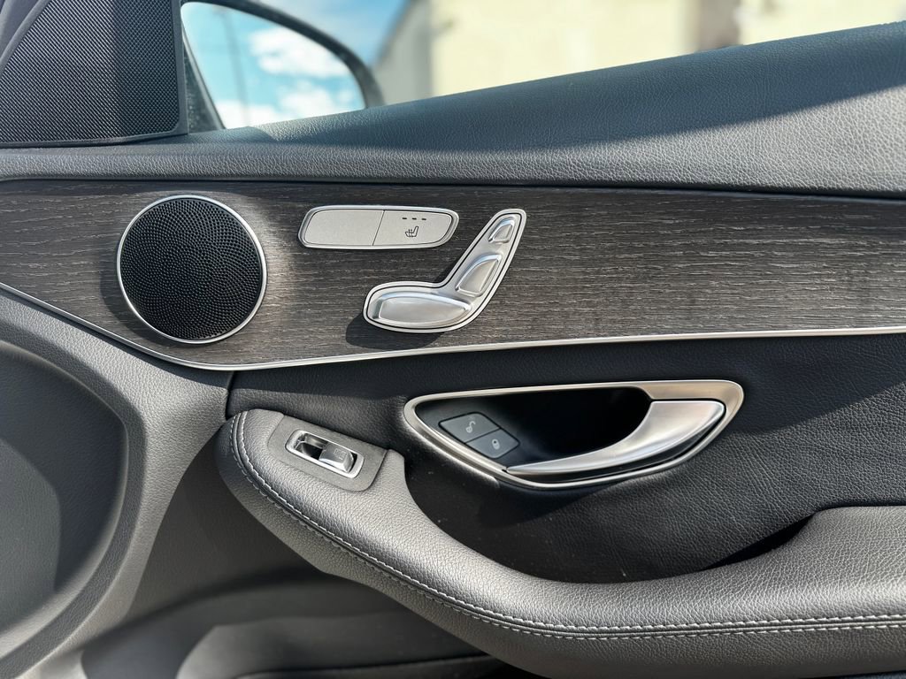 Used 2020 Mercedes-Benz C 300 4MATIC Sedan image 32