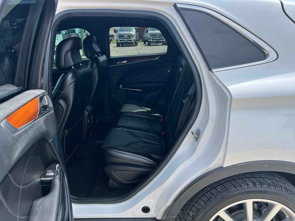 Used 2019 Lincoln MKC Reserve w/ MKC Technology Package FWD image 16