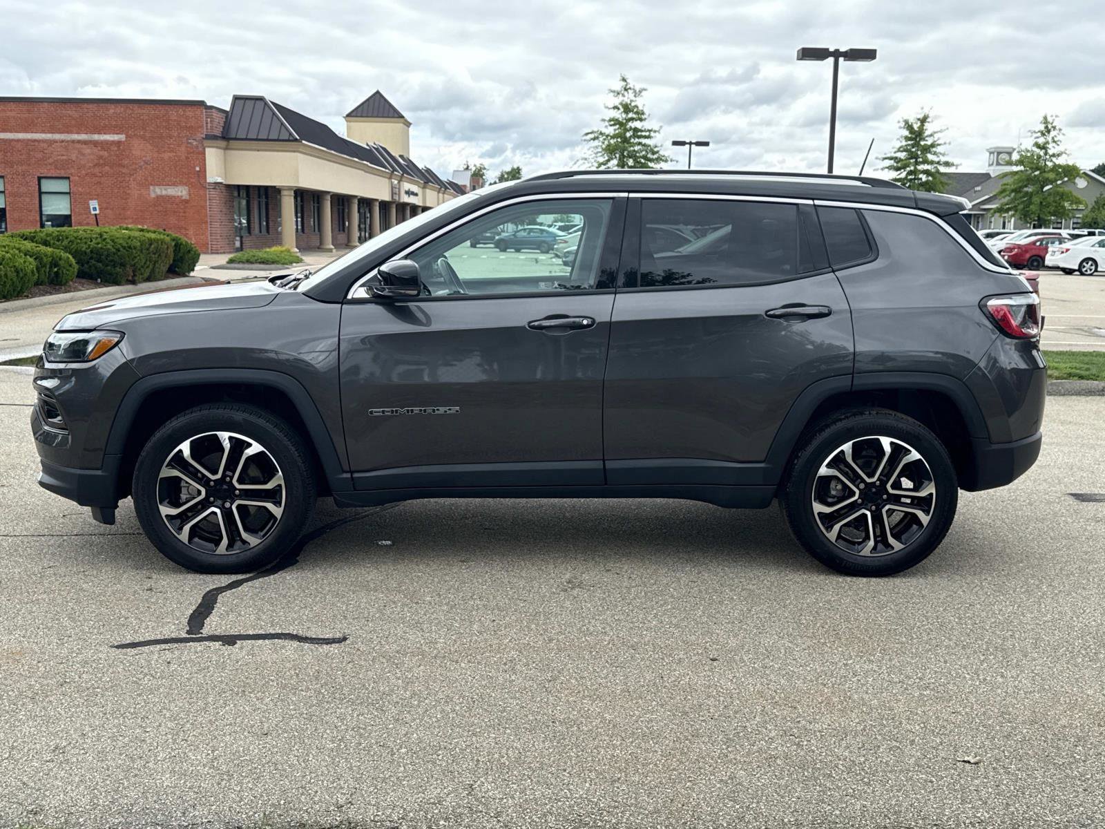 Used 2022 Jeep Compass Limited image 8