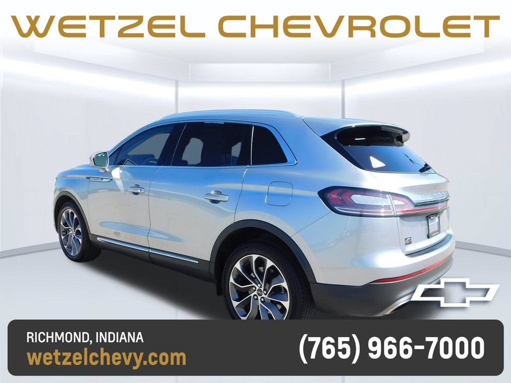 Used 2023 Lincoln Nautilus Reserve AWD/4WD image 5