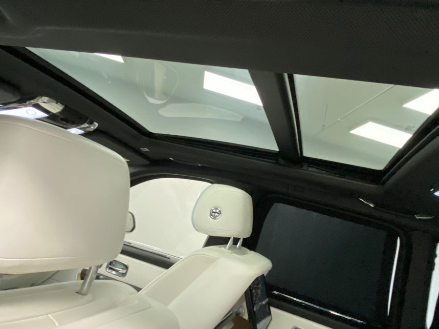 Used 2019 Rolls-Royce Cullinan AWD/4WD image 36