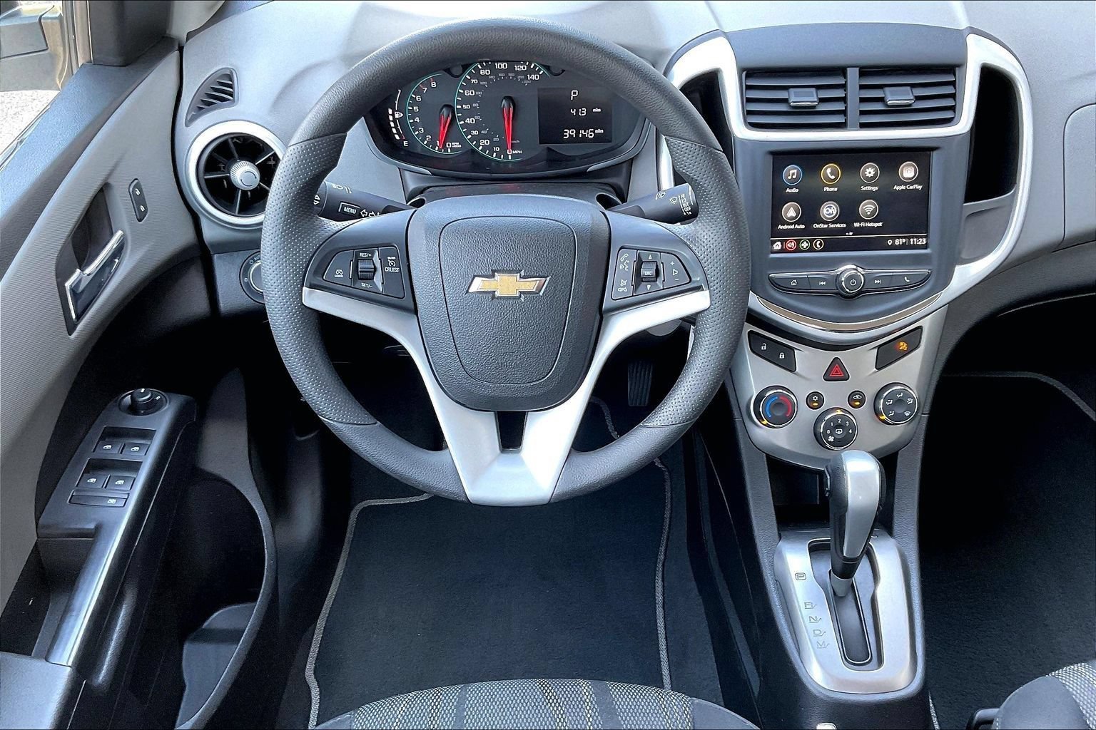 Used 2018 Chevrolet Sonic LT FWD image 8