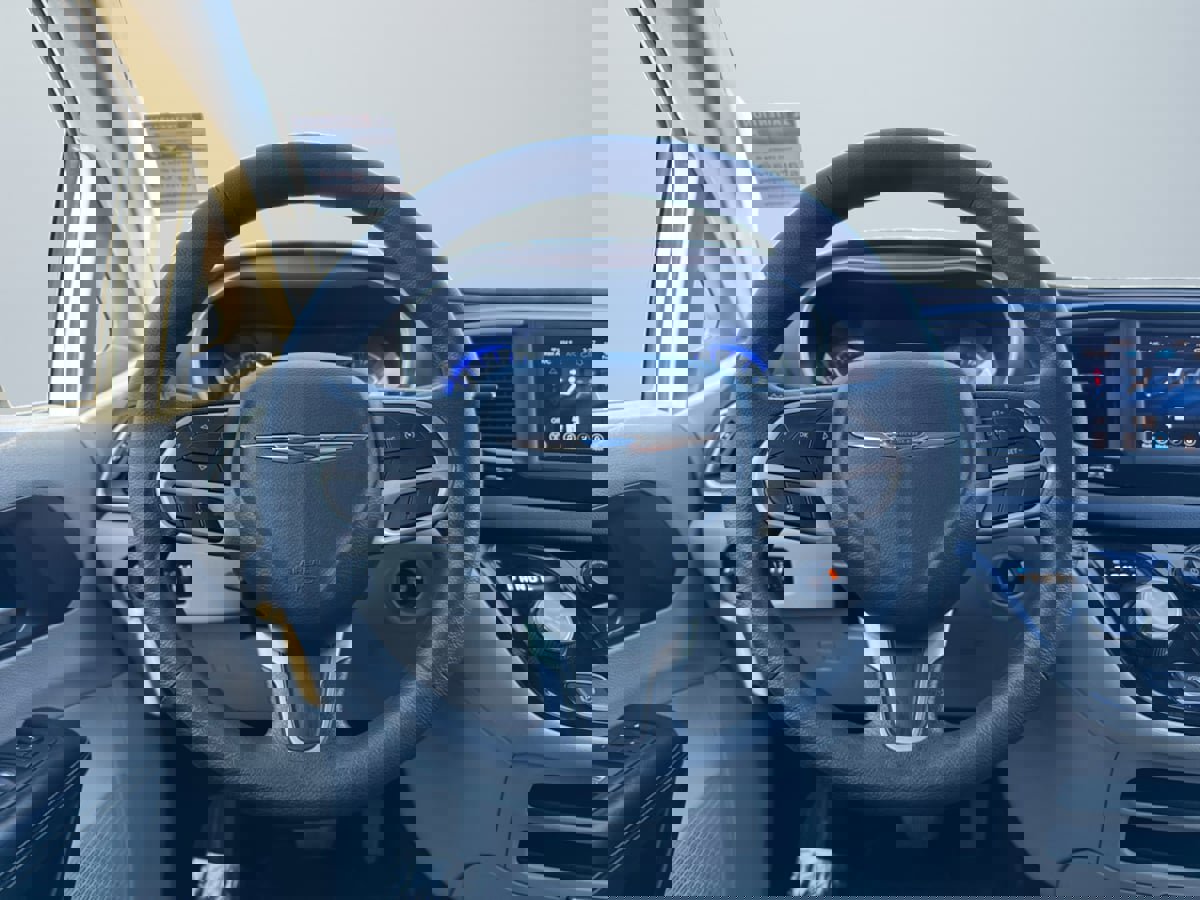 Used 2021 Chrysler Voyager LX image 11