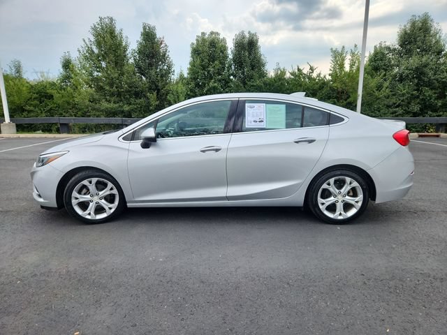 Used 2017 Chevrolet Cruze Premier FWD image 4