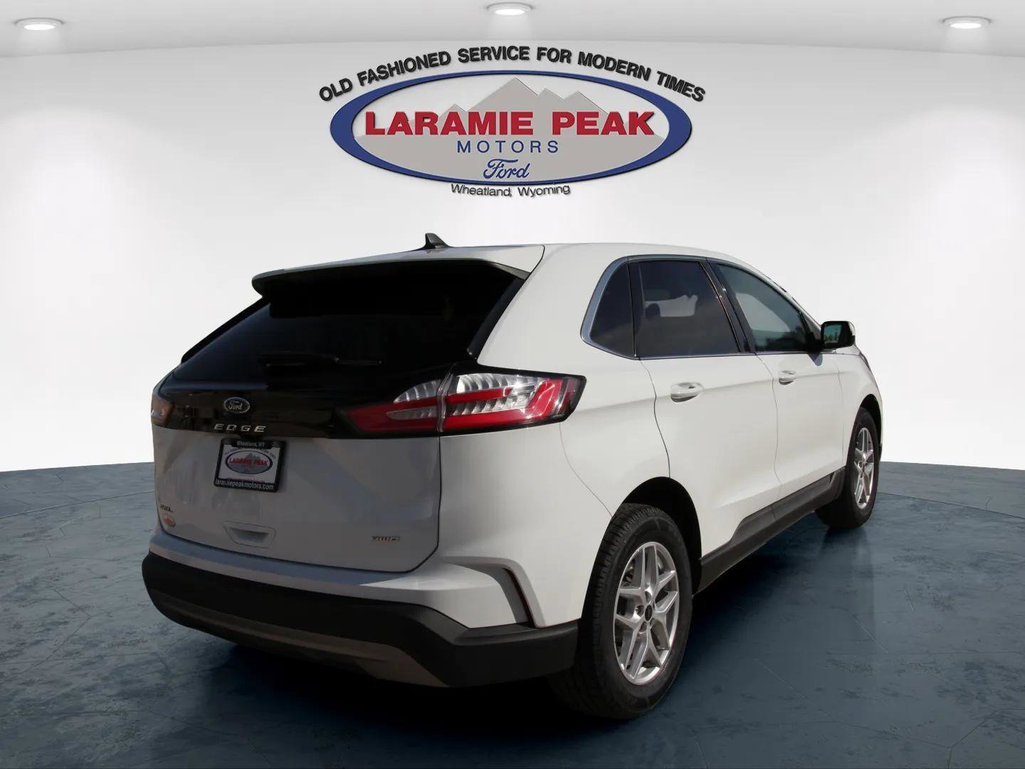 Used 2024 Ford Edge SEL image 3