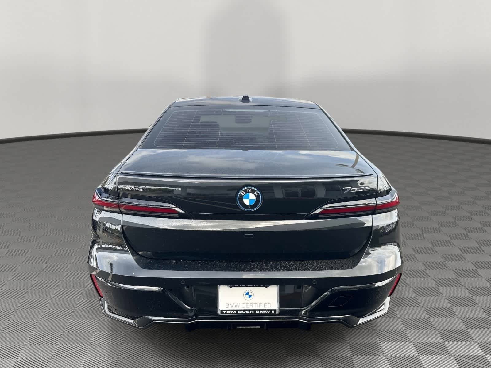 Certified 2026 BMW 750e xDrive w/ Premium Package AWD/4WD image 8