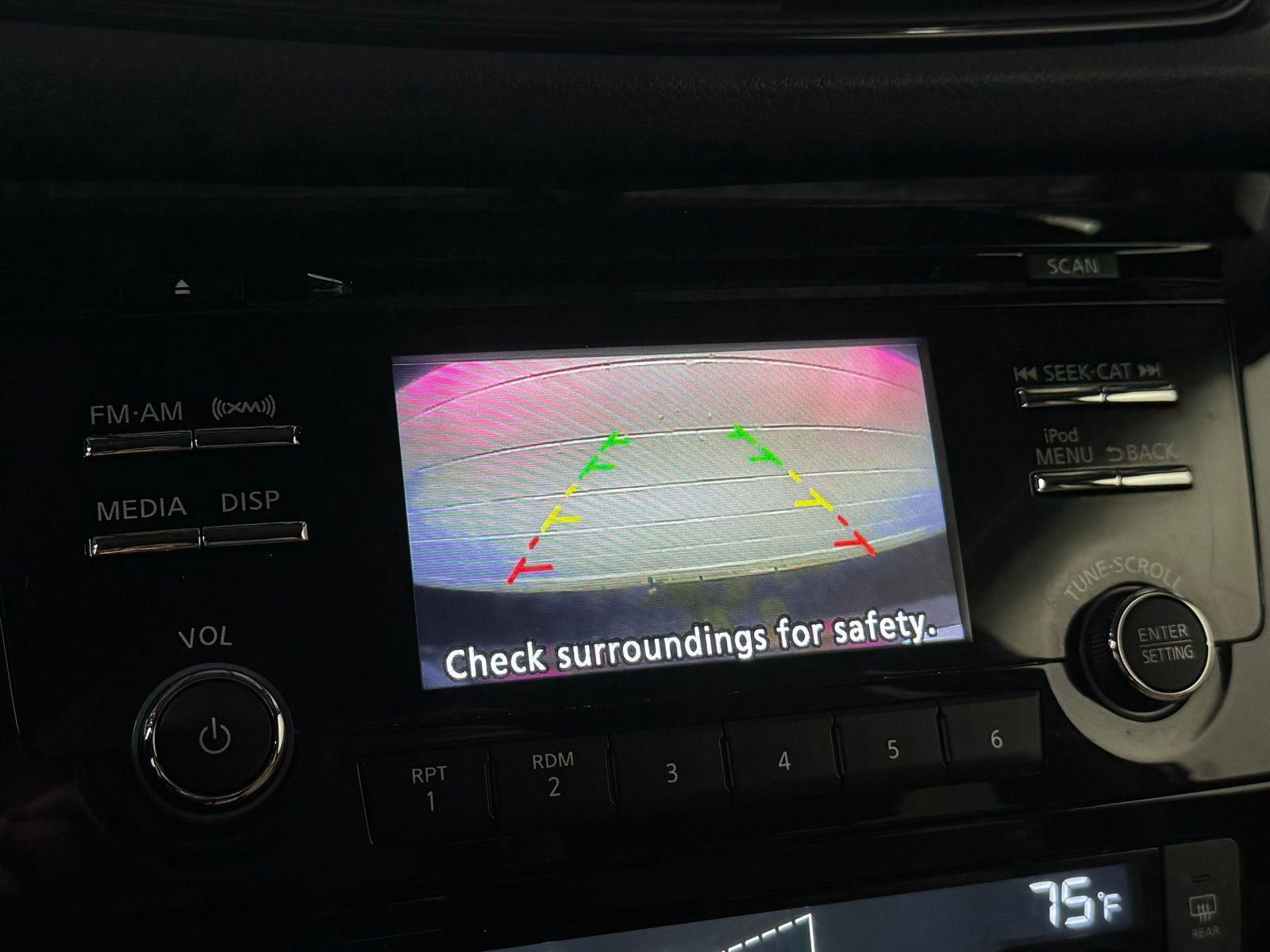 Used 2017 Nissan Rogue SV AWD/4WD image 13