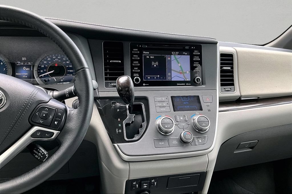 Certified 2020 Toyota Sienna XLE Premium FWD image 11