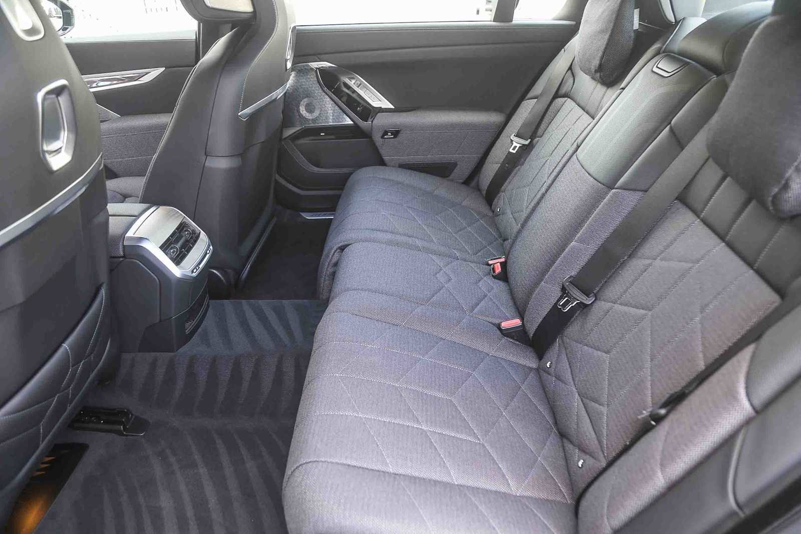 Used 2025 BMW i7 M70 image 15