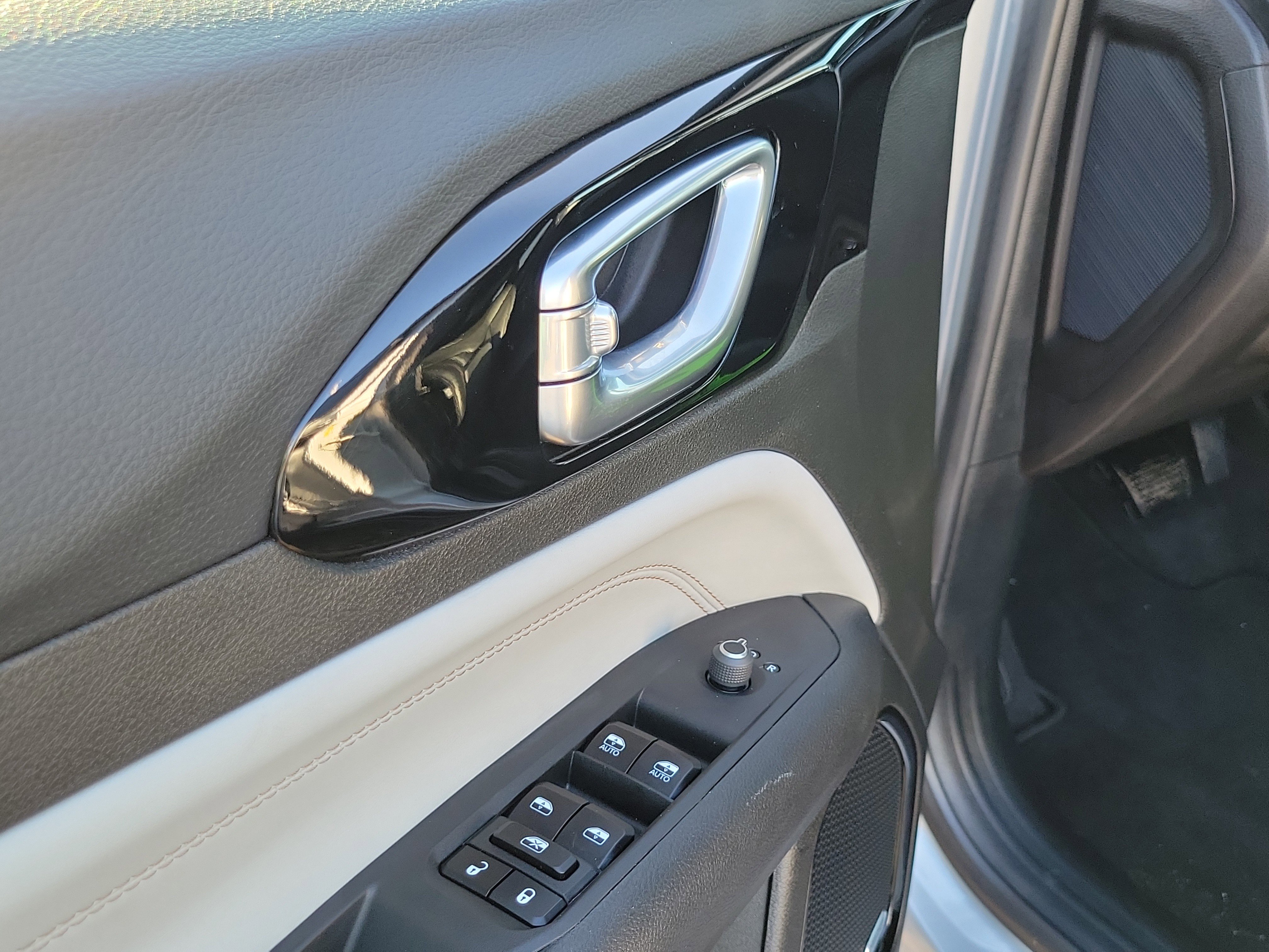 Used 2024 Jeep Compass Limited w/ Sun and Sound Group image 7