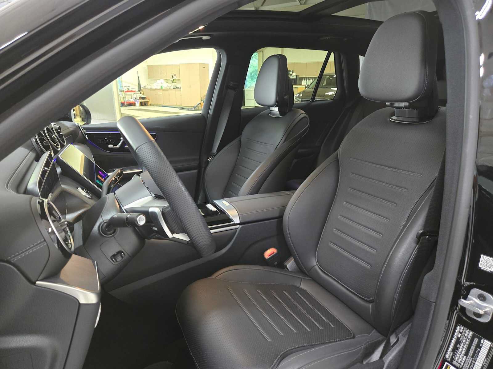 Used 2026 Mercedes-Benz GLC 300 4MATIC image 21
