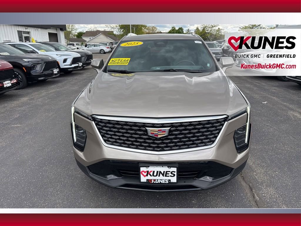 Used 2025 Cadillac XT4 Premium Luxury AWD/4WD image 17