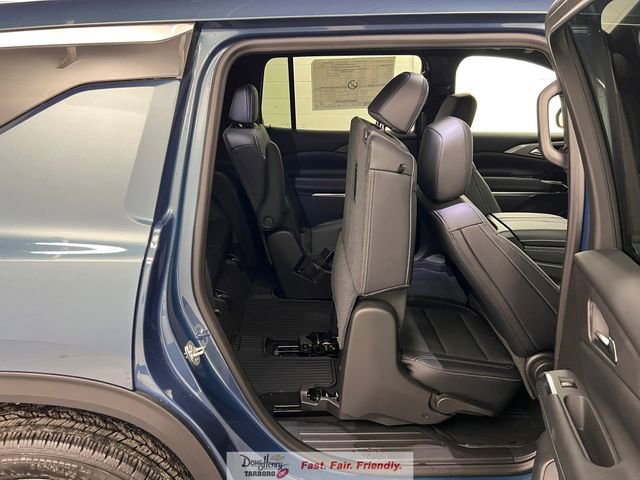 New 2026 Chevrolet Traverse LT w/ Sun and Wheel Package FWD image 38