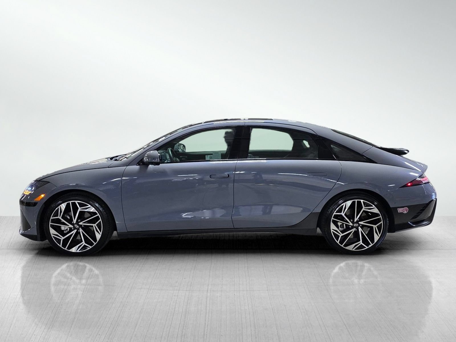 Used 2024 Hyundai Ioniq 6 Limited RWD image 4