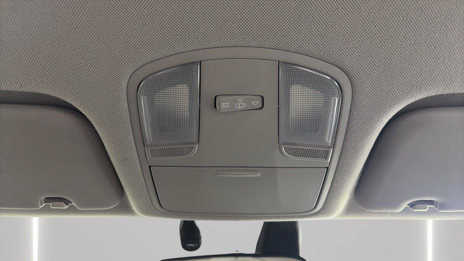 Used 2020 Hyundai Elantra SEL FWD image 25