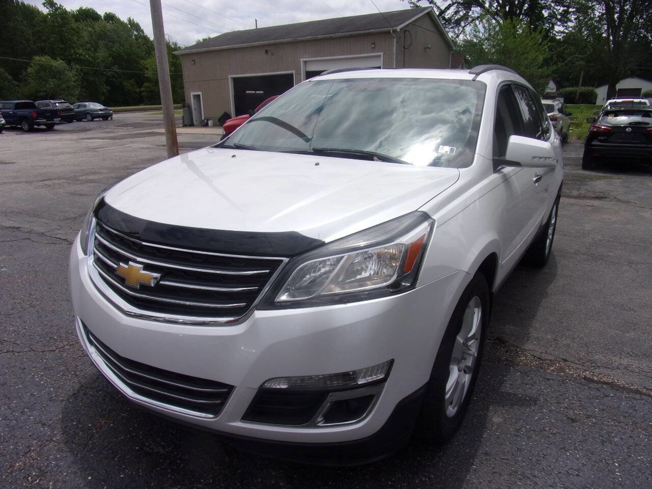 Used 2017 Chevrolet Traverse LT w/ Style and Technology Package image 6