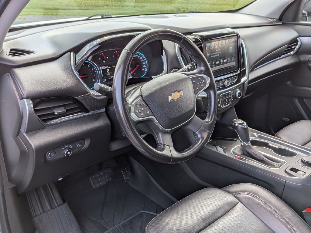 Used 2019 Chevrolet Traverse Premier w/ Redline Edition AWD/4WD image 9