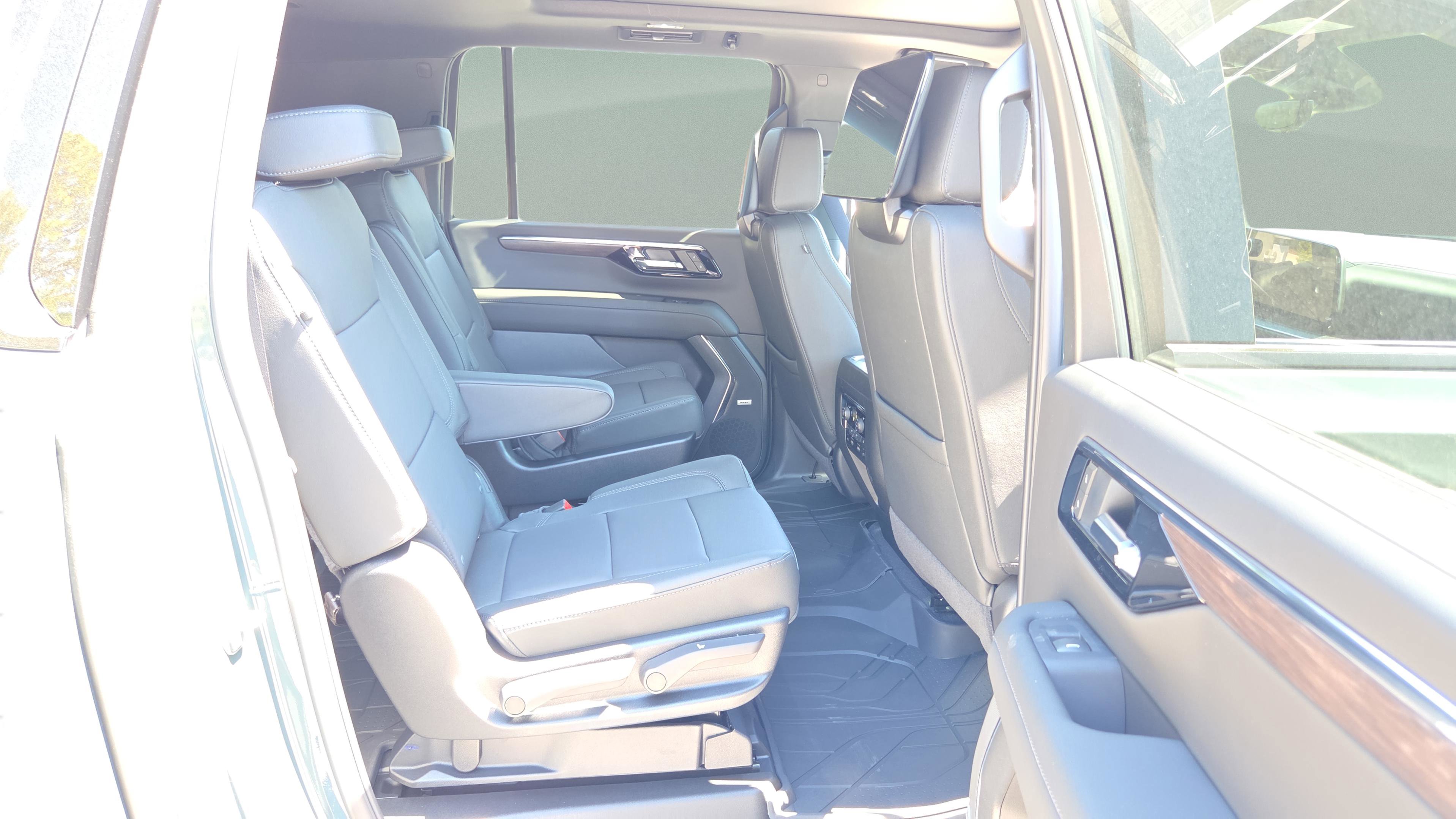 New 2026 Chevrolet Suburban Z71 w/ Z71 Off-Road Package image 17