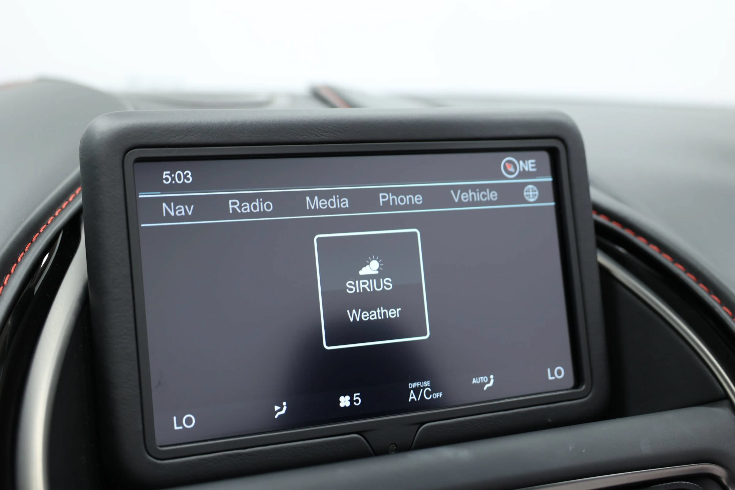Used 2019 Aston Martin DB11 Volante RWD image 40