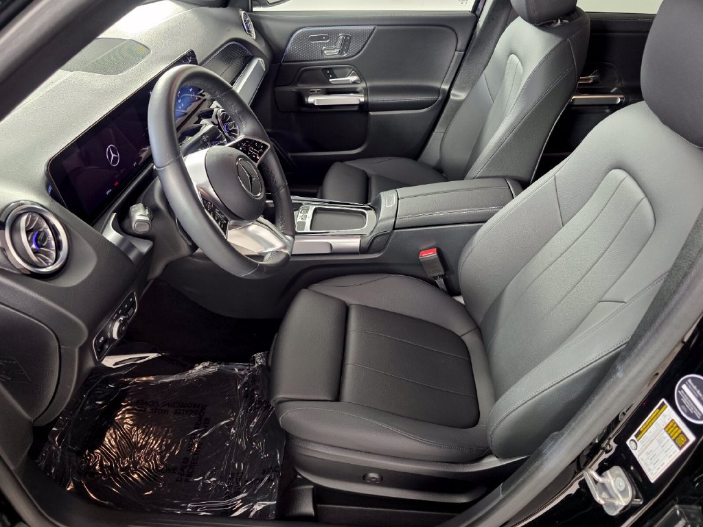 Certified 2025 Mercedes-Benz GLB 250 image 9