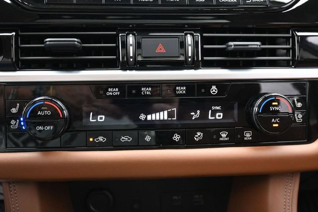Used 2025 Nissan Pathfinder Platinum FWD image 23