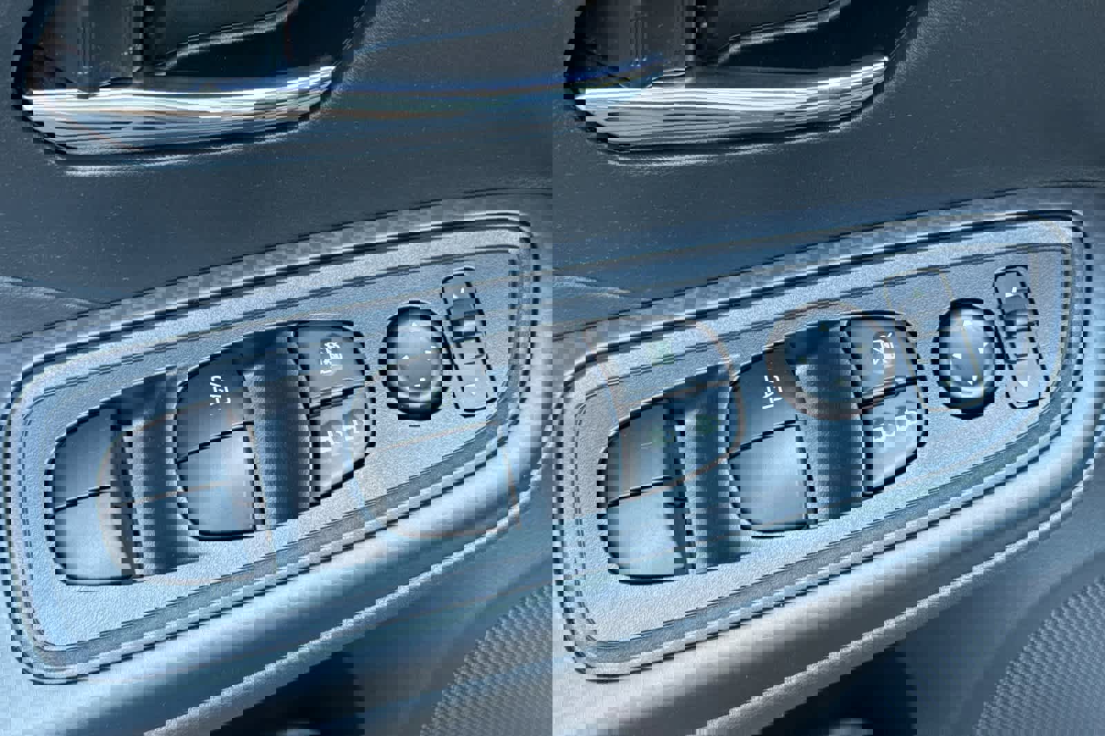 New 2025 Nissan Versa SV w/ Trunk Package image 13